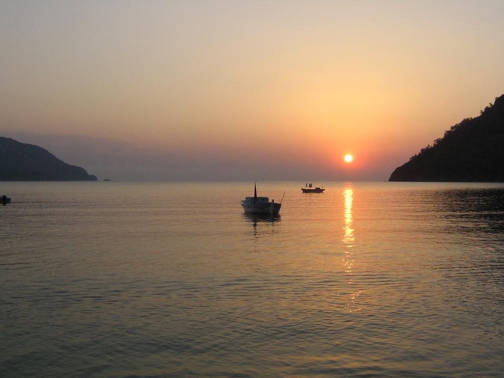 Adrasan Kybele Hotel Bagian luar foto